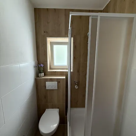 Evelyn Apartment